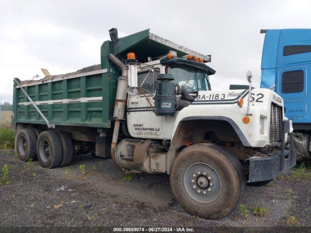  Salvage Mack Rd686s Loaded With Dirt