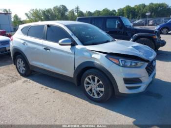  Salvage Hyundai TUCSON