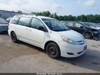  Salvage Toyota Sienna