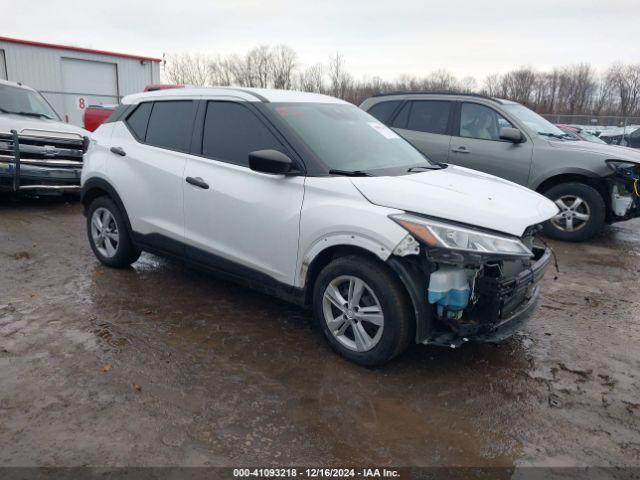  Salvage Nissan Kicks