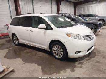  Salvage Toyota Sienna