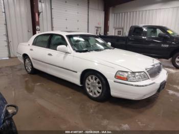  Salvage Lincoln Towncar