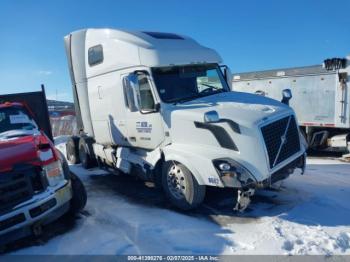  Salvage Volvo Vnl