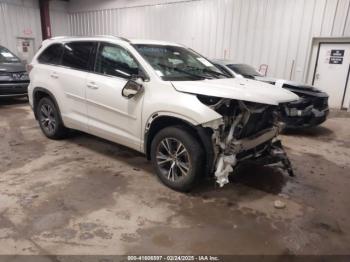  Salvage Toyota Highlander