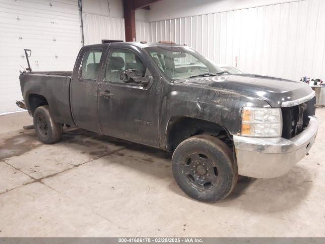  Salvage Chevrolet Silverado 2500