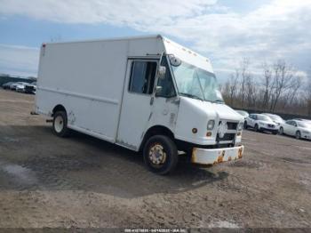  Salvage Freightliner Chassis
