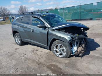  Salvage Hyundai TUCSON