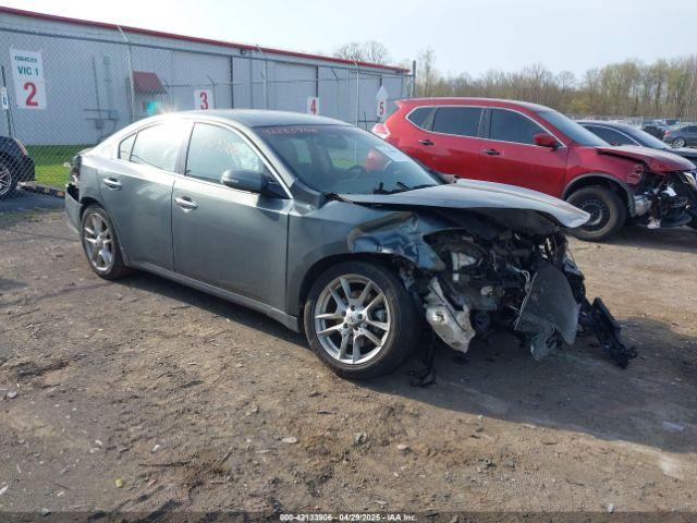  Salvage Nissan Maxima