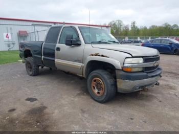  Salvage Chevrolet Silverado 2500