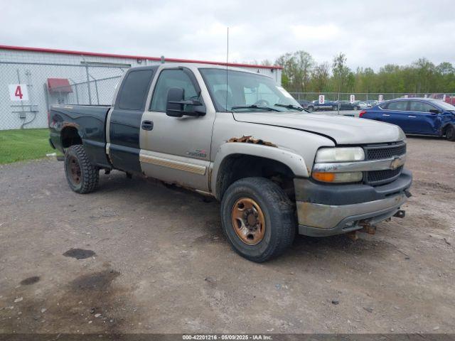  Salvage Chevrolet Silverado 2500