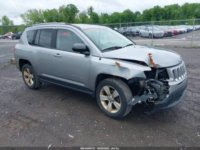  Salvage Jeep Compass