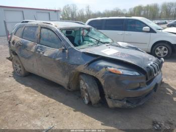  Salvage Jeep Cherokee