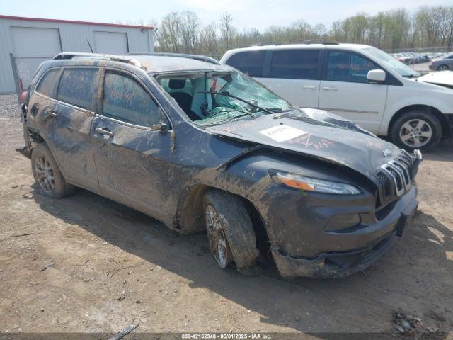  Salvage Jeep Cherokee