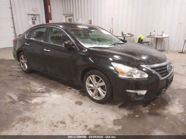  Salvage Nissan Altima