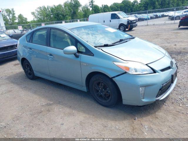  Salvage Toyota Prius
