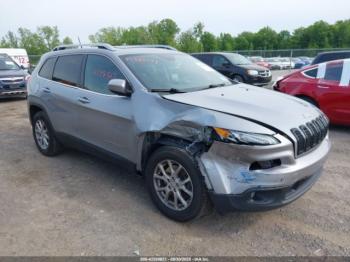  Salvage Jeep Cherokee