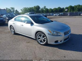  Salvage Nissan Maxima