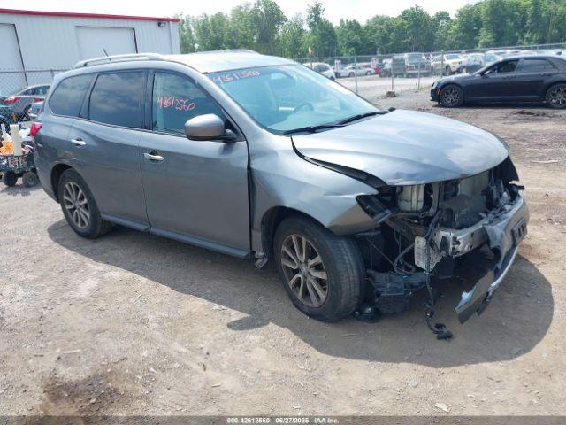  Salvage Nissan Pathfinder