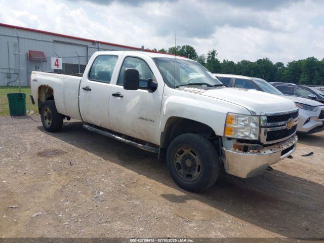  Salvage Chevrolet Silverado 2500