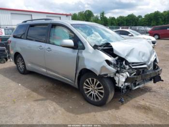  Salvage Toyota Sienna