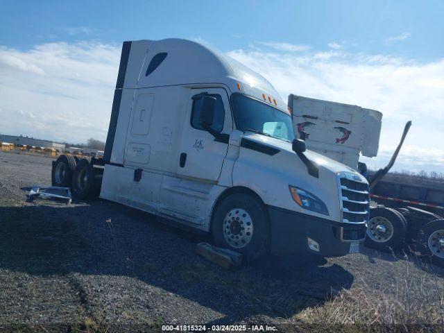  Salvage Freightliner New Cascadia 126