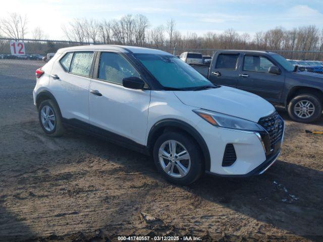  Salvage Nissan Kicks