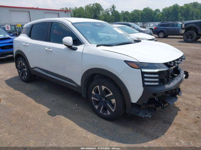  Salvage Nissan Kicks