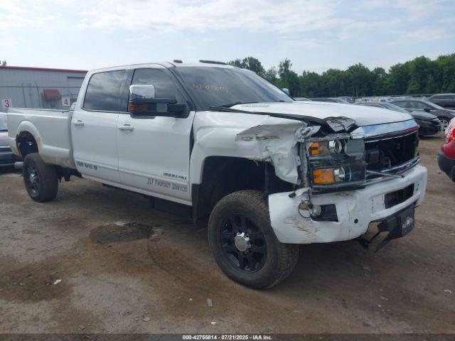  Salvage Chevrolet Silverado 2500