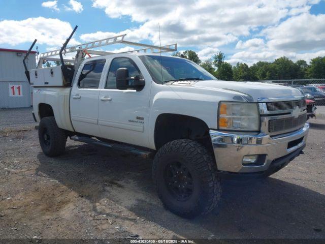  Salvage Chevrolet Silverado 2500
