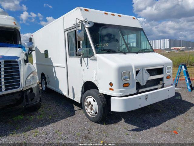  Salvage Freightliner Chassis