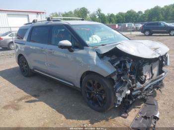  Salvage Kia Carnival