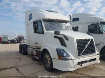  Salvage Volvo Vn