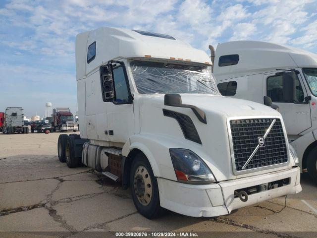  Salvage Volvo Vn