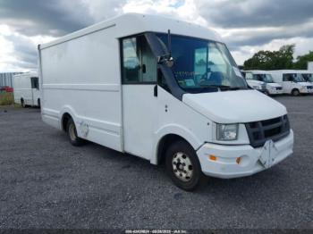  Salvage Isuzu Commercial Van