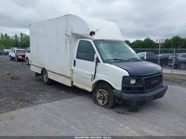  Salvage General Motors Savana Cutaway
