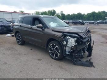  Salvage Mitsubishi Outlander