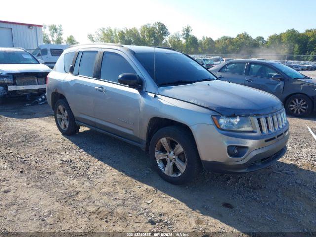  Salvage Jeep Compass