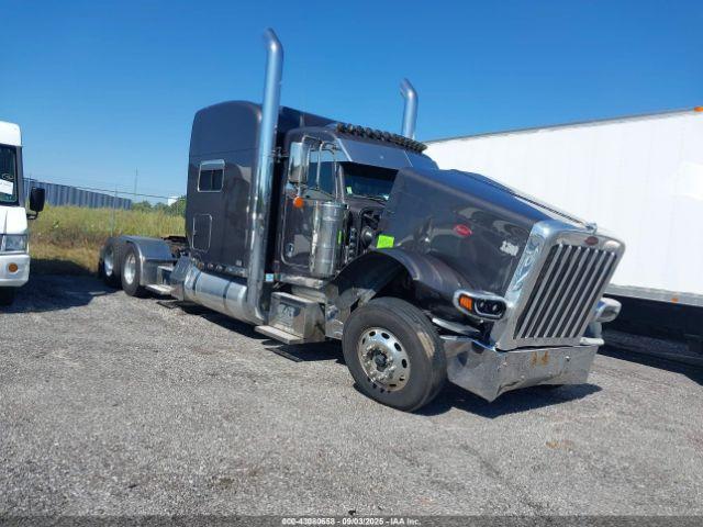  Salvage Peterbilt 389