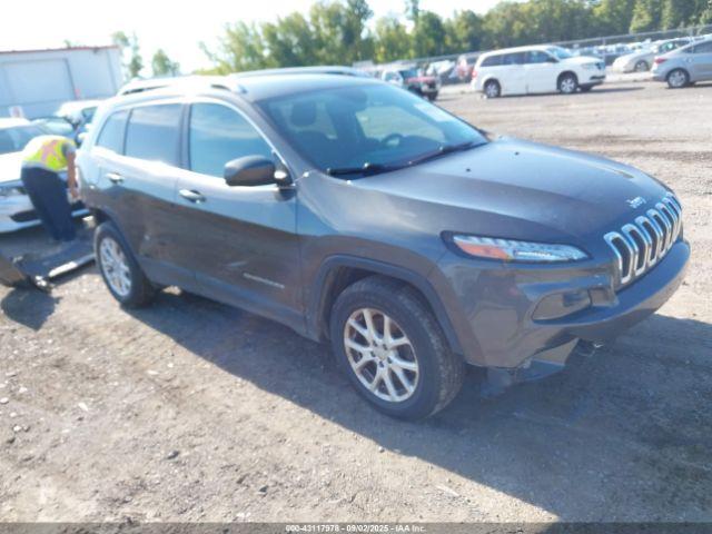 Salvage Jeep Cherokee