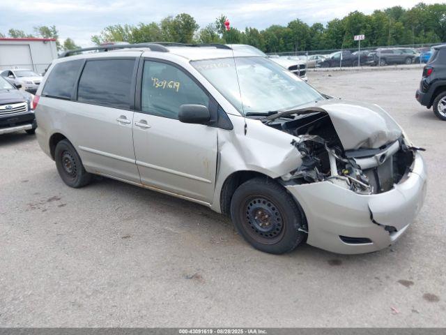  Salvage Toyota Sienna