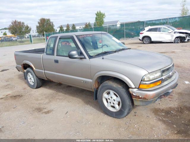  Salvage Chevrolet S-10