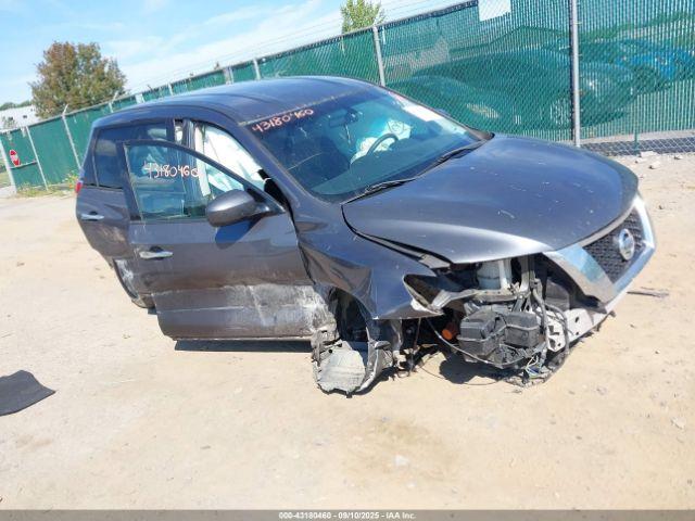  Salvage Nissan Pathfinder