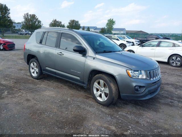  Salvage Jeep Compass