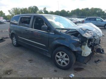  Salvage Chrysler Town & Country