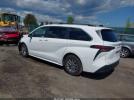 Toyota Sienna Le Image 2