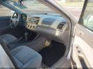 Toyota Camry Le Image 4