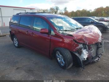  Salvage Toyota Sienna