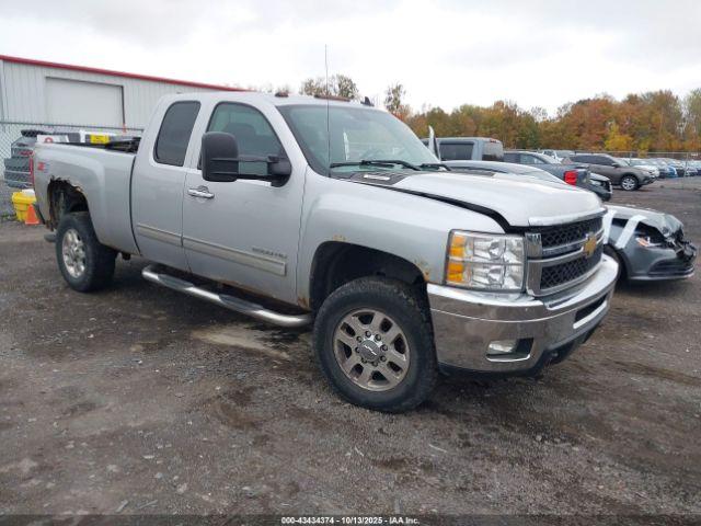  Salvage Chevrolet Silverado 2500
