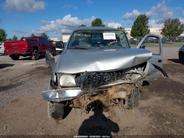 Toyota Tacoma Base V6 Image 13