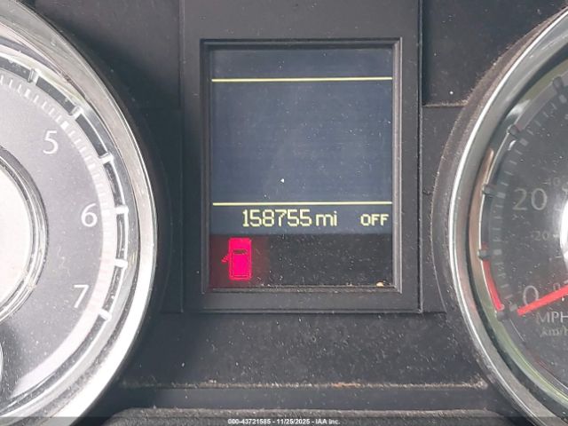 Chrysler Town & Country Touring Image 2